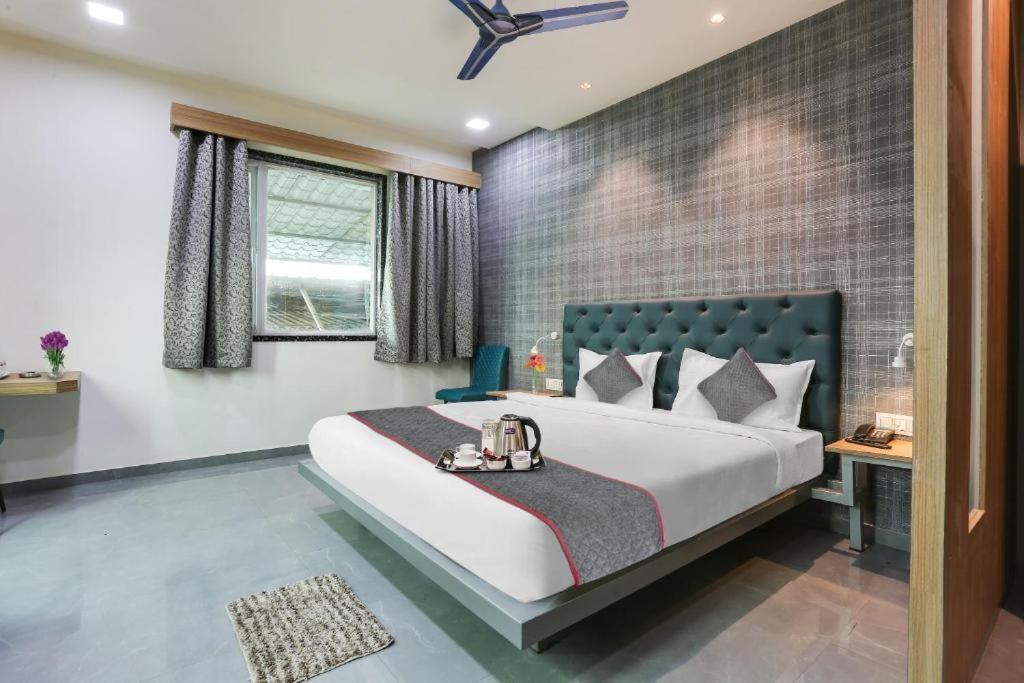 Glitz Hotels Arc Palace - Mankoli, Bhiwandi מראה חיצוני תמונה